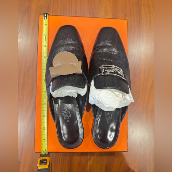 Hermes Black Leather Mules, IT 38 - Rare Equestrian Buckle - Picture 11 of 13